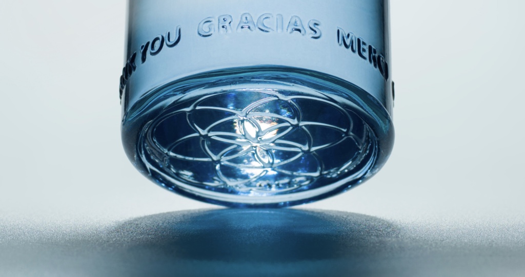 Botella Om Water de vidrio azul Gratitude 1,2 litros online